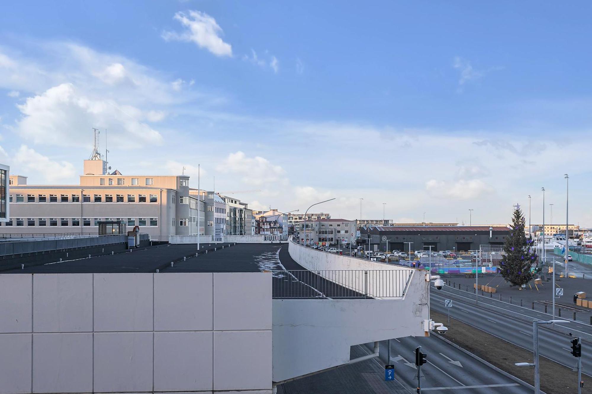 Sunny Central Reykjavik Apartment - Harbour View Екстериор снимка